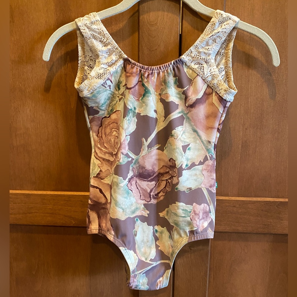 Floral Lacey Luckyleo